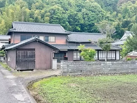 Buba, Buzen City (Buzen Matsue Station) 2-story building 7DK