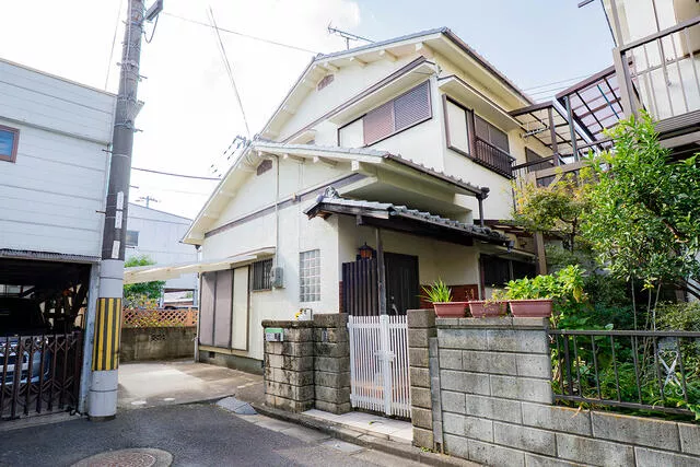 Wakayama City, Kuroda (Wakayama Station) 2-story 6DK