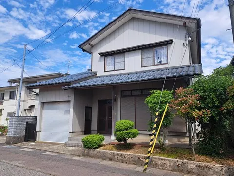 Fukui City, Saburo-maru 2-chome (Nikka Chemical Mae Station), 2-story, 6LDK - Image 1