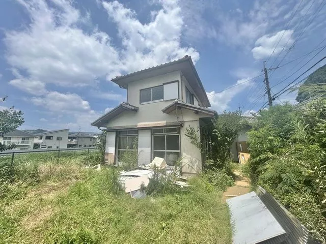 【Viewing event held】 Interior and exterior renovations ongoing / Earthquake resistance work / Parking for 4 cars / Garden space available