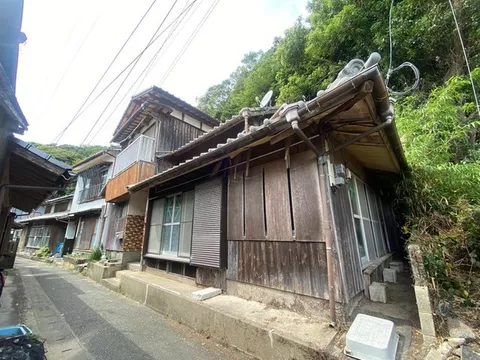 Near Nokita Fishing Port, you can walk to the surf spot at Nokita Coast.