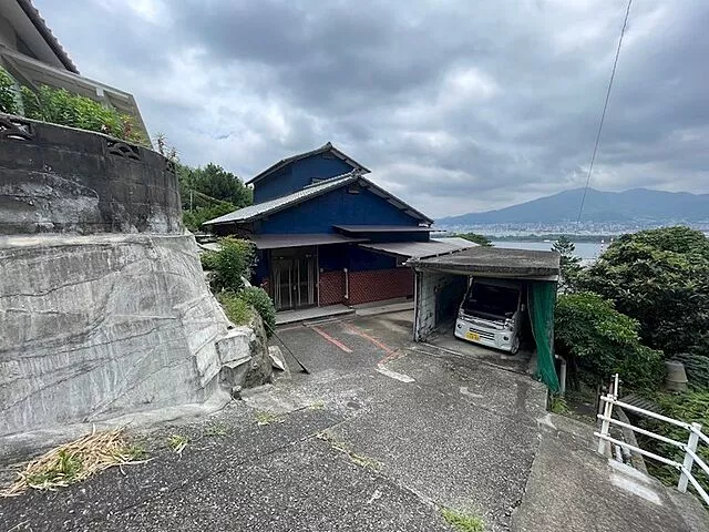 Used single-family home in Oike Town