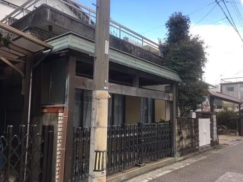 Kochi City, Sanbashi-dori 3-chome (Sanbashi-dori San-chome Station) 2-story building 5LDK