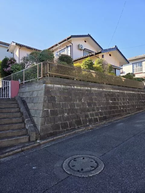 2 Hatogaoka, Hatoyama-cho, Hiki-gun (Takasaka Sta.) 2F 5DK

2,000,000 yen