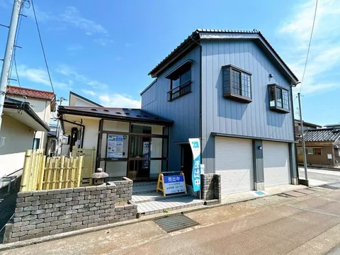 [Open House] Interior and exterior renovations completed / Parking for 1 car available / 4 minutes by car to Ishidahama Beach