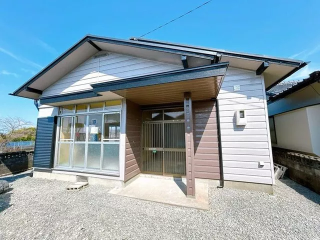 [Open House] Interior and exterior renovated / Single-story house / Seismic reinforcement work / Water facilities replaced / Parking for 2 cars available