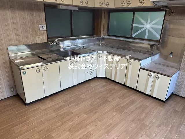 Karatsu City, Yamada (Onizuka Station) 2-story building 5DK