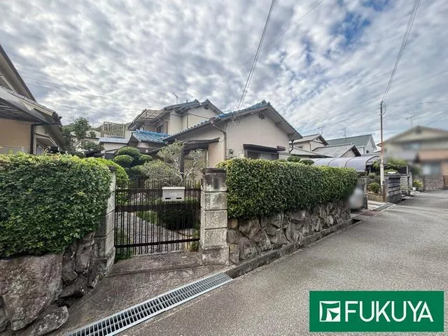 A house with many rooms (6DK)! Immediate delivery available, you can view it at your leisure.