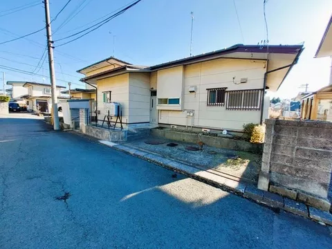 A single-story house with a south-facing engawa and garden, 4DK, for sale! Open on weekends too!