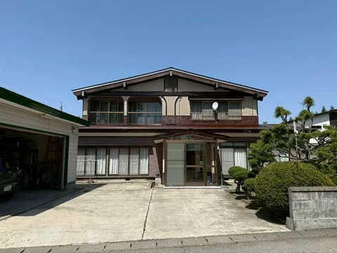 Daisen City, Toyooka, Naka-Arai (Uguisuno Station) 2-story building 8DK