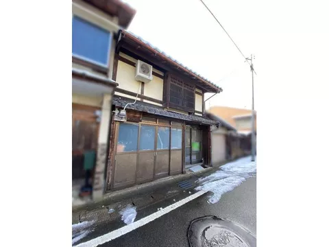 ▲■● Matsue, Izushi Town, Toyooka City (used house) ▲■● With a courtyard, well-developed surrounding environment