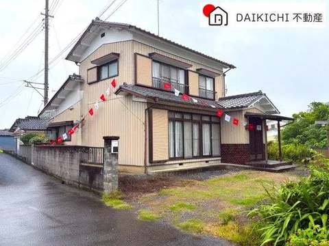 6 minutes on foot to a convenience store♪ Good access to the national road, making commuting and outings easy!