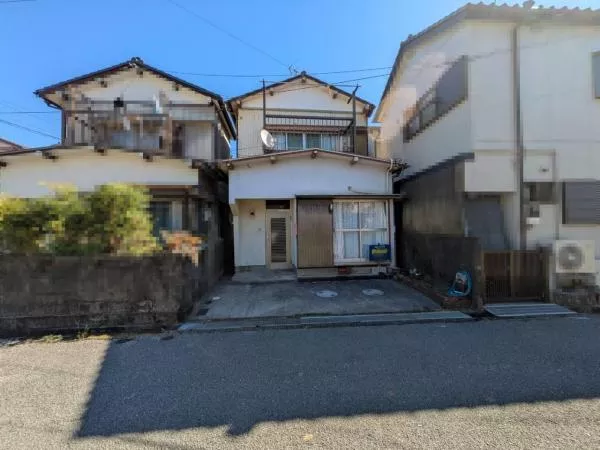 Kochi City, Nakashinseiji (Iriyo Station) 2-story 2LDK