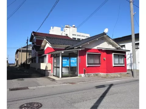 About a 5-minute walk to Yunohama Beach! A home that has undergone exterior renovation in 2023♪