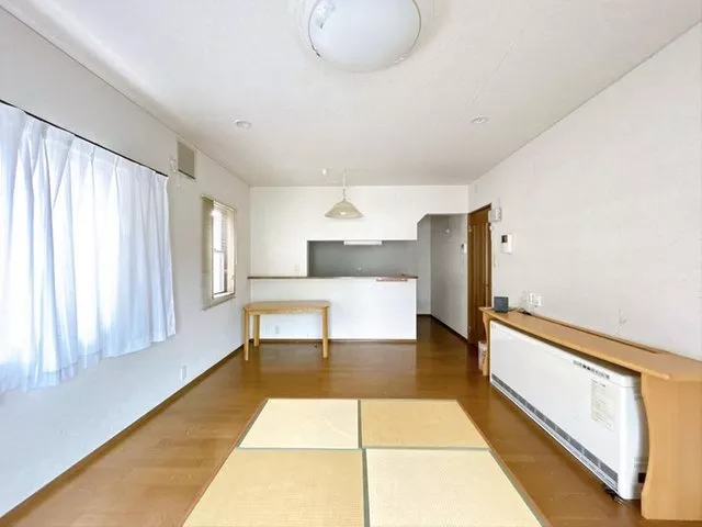 Open house event / Water area renovation / Carport / 8-minute walk to supermarket