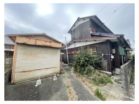 ◆Family-friendly 5DK◆Spacious approximately 55 tsubo lot◆Quiet residential area◆Parking for 1 car available◆