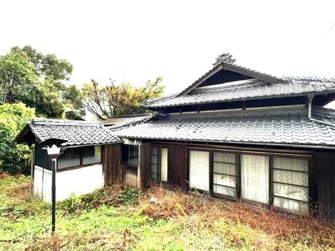 Tsuji, Yamamoto-cho, Mitoyo-city (Motoyama station) Single-story building, 6LDK

330,000 yen