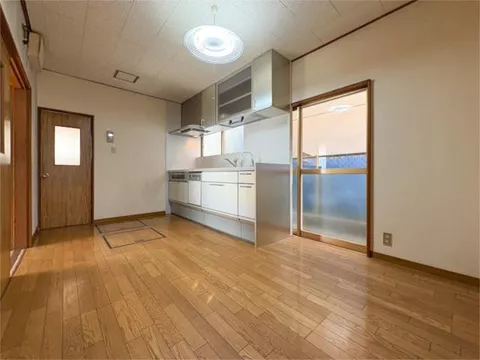 Otsu City, Chato-cho (Oiwake Station) 2-story building 5DK