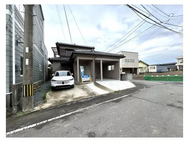 [Open House Held] [Interior and Exterior Renovated] A corner lot 4LDK house. Zen-doji Elementary School