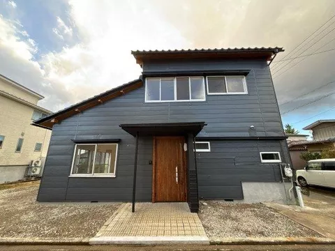 Price change, corner lot × parking for 3 cars × new water facilities! A house in a popular area