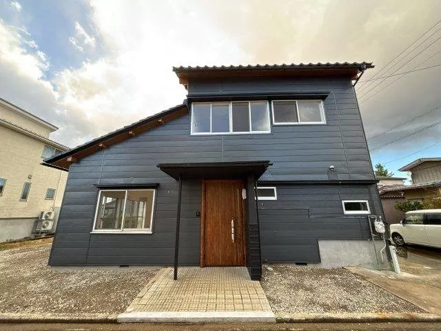 Price change, corner lot × parking for 3 cars × new water facilities! A house in a popular area