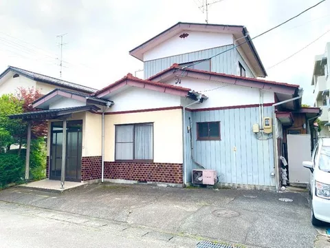 66 tsubo, within 1 km of city hall and elementary school, no water damage, good access to the highway