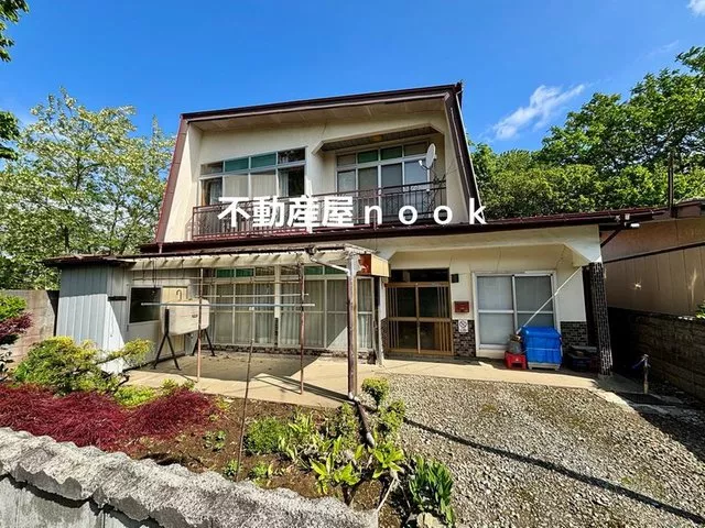 ■House with a kitchen overlooking the forest■Adjacent to Hakusan-dai■A 52-year-old home nestled in nature