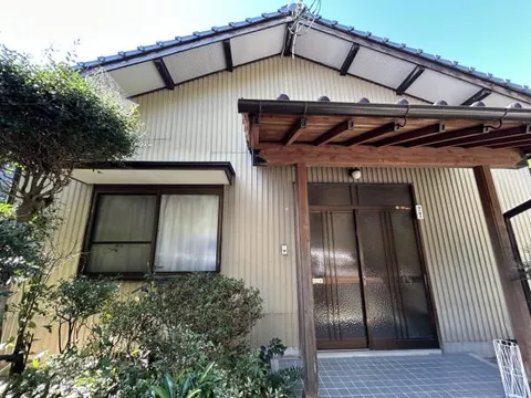 Hitoyoshi City, Kanizakucho (Kawamura Station) Single-story building 6DK