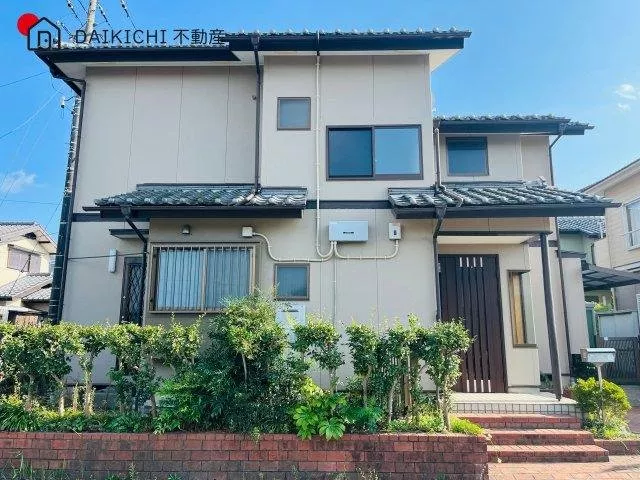 Spacious 58 tsubo lot!! This is a corner property with an open feel!