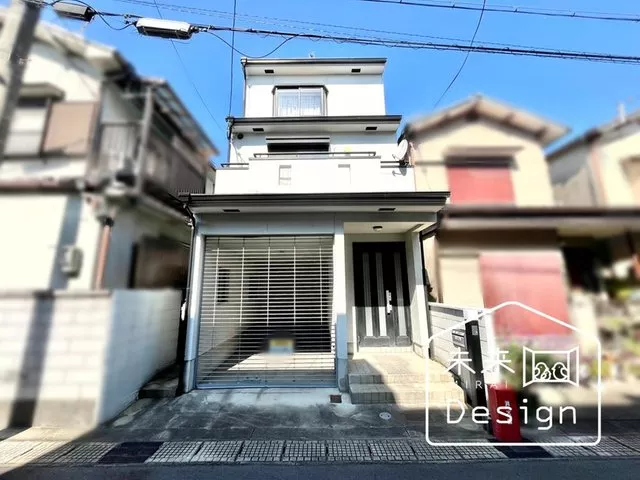 Kintetsu Kyoto Line, Ogura Station, 11 minutes on foot; Southeast facing, 4DK layout, parking for 1 car available!