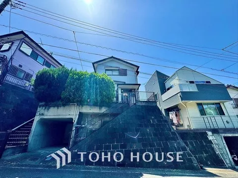 Immediate viewing available! Over 125 square meters, first-class low-rise area, vacant property allows for immediate inspection