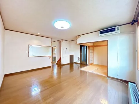 [Open House] Current sale / New seismic standards compliant / Parking for 3 cars available / Quiet residential area / Low traffic in the surrounding area