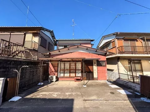 Handa (Tsu-Shinmachi Station) 2.9 million yen