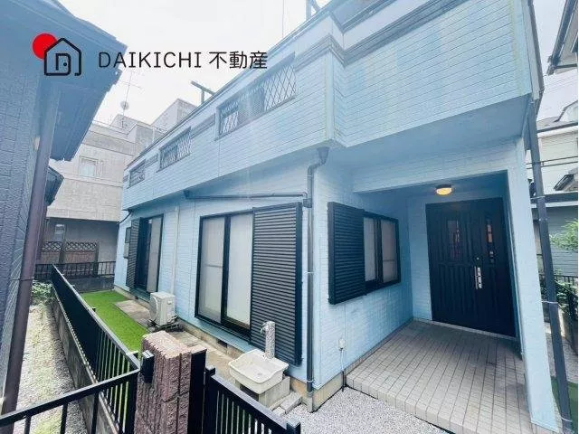 11 minutes on foot to JR Takasaki Line "Fukiage" Station! All rooms have storage for a tidy living environment ♪
