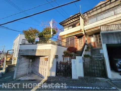 ◆Would you like to enjoy your favorite renovations?◆ A garage included with good sunlight♪