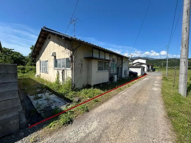 A quiet residential area in the western part of Fukushima City. Approximately 17 minutes on foot from Niizaka Station on the Ou Main Line♪
