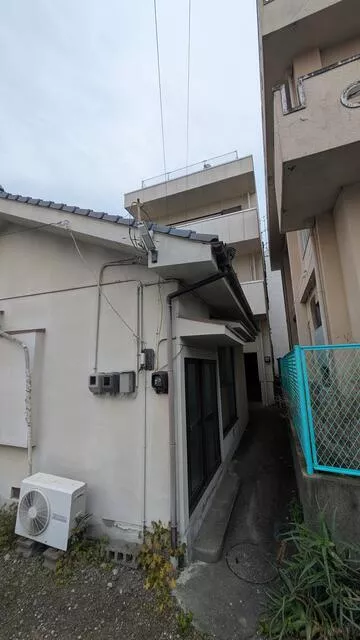 Shikokuchuo City Kawanoe Town (Kawanoe Station) 3-story building 4DK