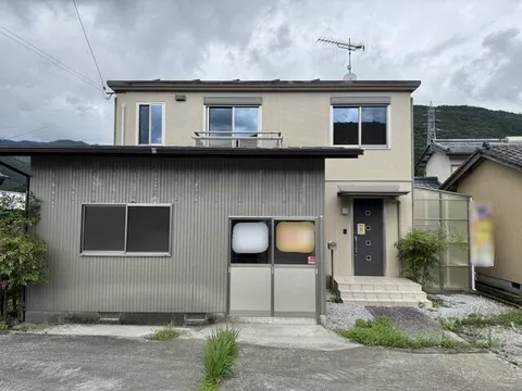 Kami City, Kohoku Town, Nirauno (Tosayamada Station) 2-story building 5LDK