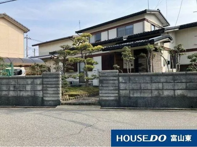 A garden where you can feel the four seasons! You can relax on the wide porch♪ We also accept renovation consultations◎