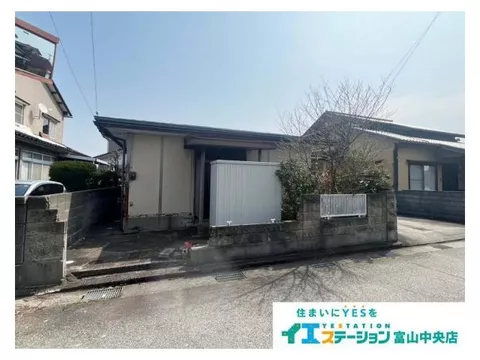 A single-story house in the Fujiki area, 74.5 tsubo, parking for 2 cars, with a garden