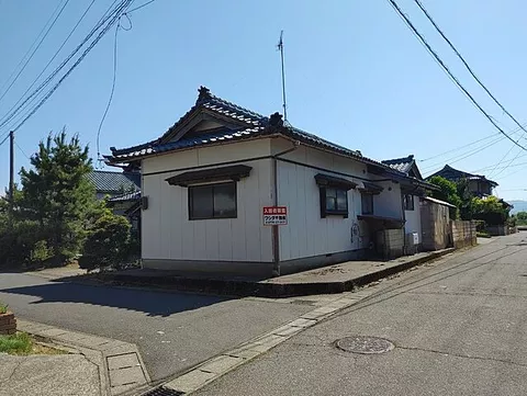 Used single-family home, Shimo-Hyogo single-family home with 42 tsubo warehouse