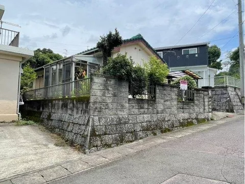 ・Quiet residential area ・Spacious 58 tsubo lot. ・Single-story construction - Image 3