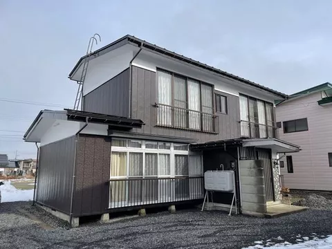 Yonezawa City, Yarai 2-chome (Nishi-Yonezawa Station) 2-story building 6DK