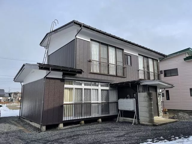 Yonezawa City, Yarai 2-chome (Nishi-Yonezawa Station) 2-story building 6DK