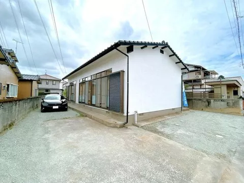 [Open House Held] [Under Renovation] Approximately 220 m to Yame City Minami Junior High School, Maxvalu