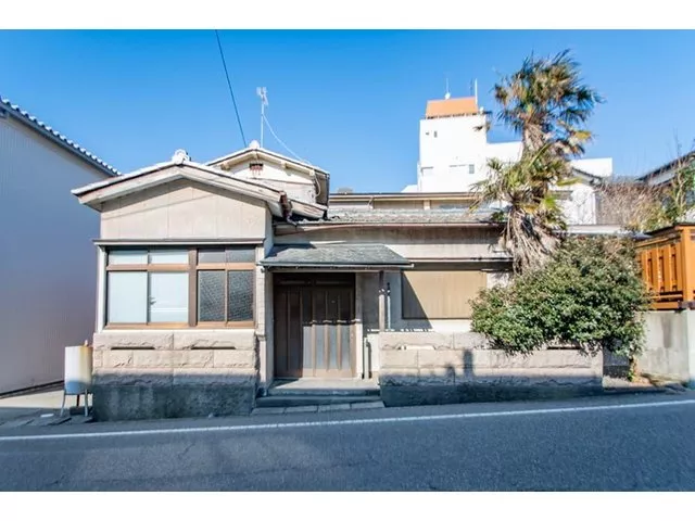 Teradomari Omachi (Teradomari Station) 1.8 million yen