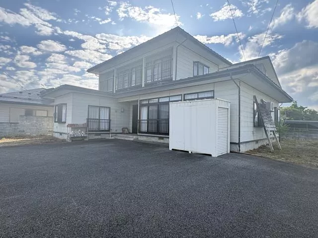 Nanyo City, Takanashi (Akayu Station) 2-story building 6LDK