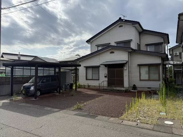 Itoigawa City, Yokomachi 4-chome (Itoigawa Station) 2-story 6DK