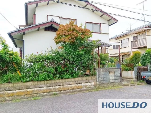 8 minutes by car to the station! 7 minutes on foot to Tone Elementary School! 5 minutes on foot to the supermarket! Spacious 4LDK!