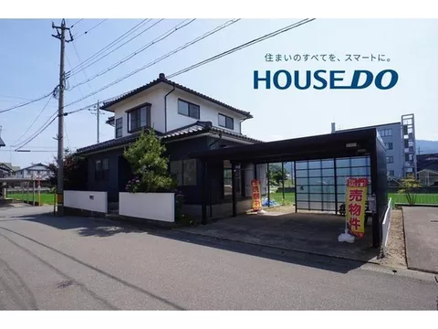 [House Do Ninomiy] Renovated used house with 4LDK on a corner lot♪ 5-minute walk to elementary school♪